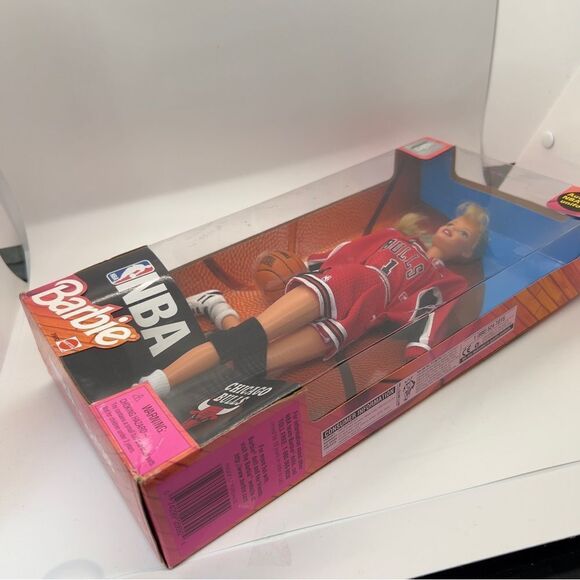 Vintage 1998 NBA Chicago Bulls Basketball Barbie Doll Collectible - Picture 6 of 14